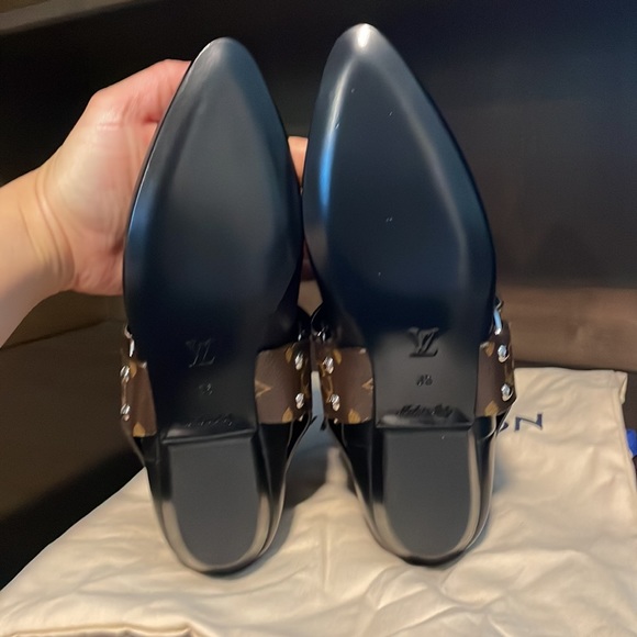 Authentic new flat Louis Vuitton rhapsody ankle boots size 35. - Picture 3 of 16